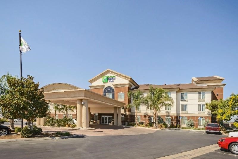 JUST SOLD: Holiday Inn Express & Suites Dinuba, California