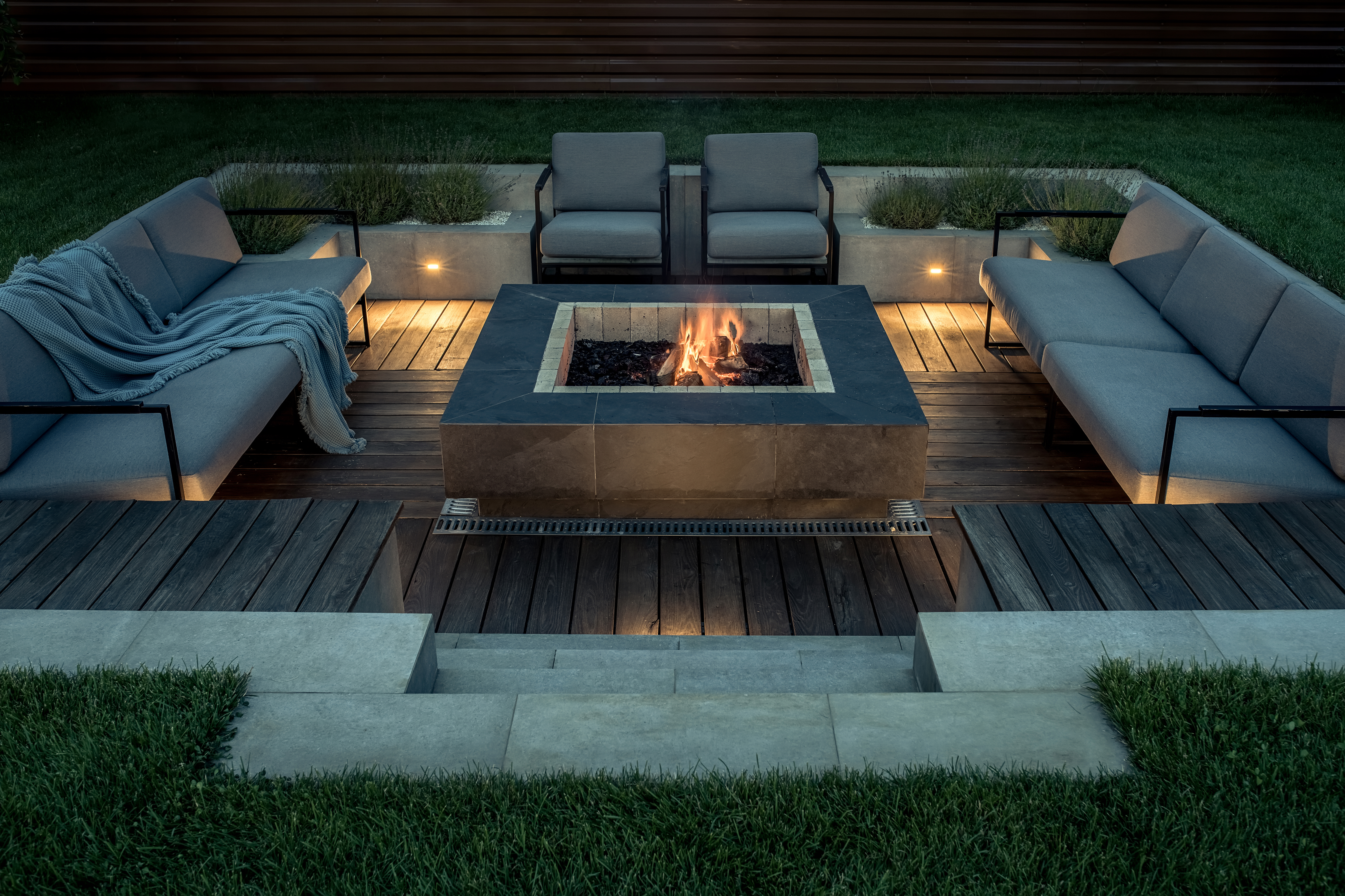 5 Ways to Create Warm Outdoor Spaces