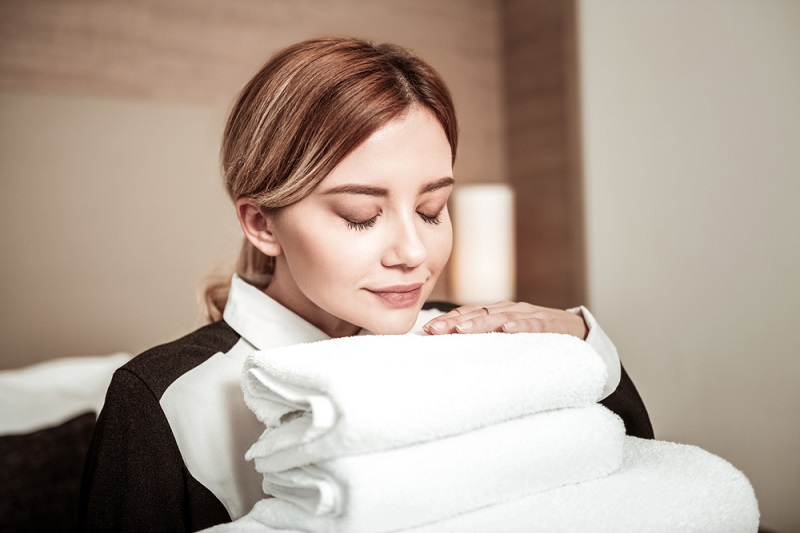 5 Tips to Keep Your Hotel Smelling Great